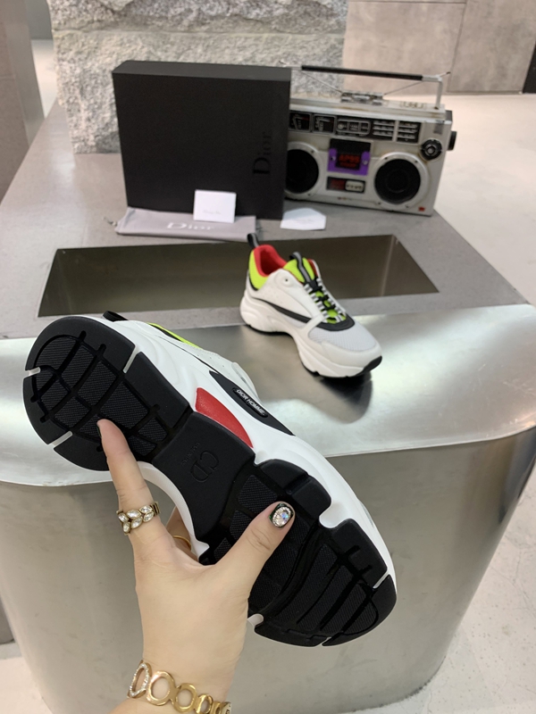 ディオール靴着用イメージ